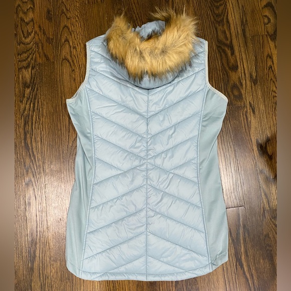 Women’s LIV puffer vest with hood Large NWT - Picture 5 of 5